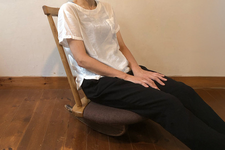 揺良楽（ゆらーら）ミドルサイズ／WOOD SKETCH のゆれる座椅子／ゆらゆら座椅子姉妹シリーズ【家具工房ウッドスケッチ】（L-5） A02-013
