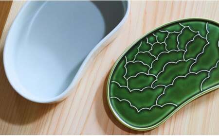 有田焼 織部釉/白釉 バイカラー 繭型蓋物【ARITAYAKI-STORE】食器 うつわ ハレの日 めでたい おもてなし おせち 高級食器 ハンドメイド A22-50