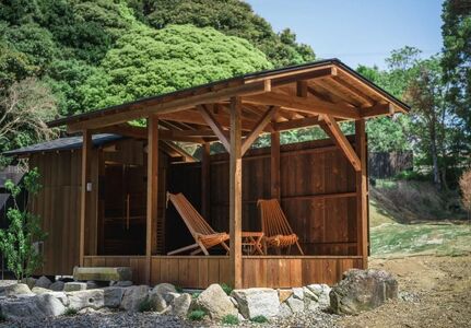 1組限定 Retreat villa iki 宿泊券 (6名様まで) 素泊り／伊勢志摩 伊勢 志摩 三重 旅行 旅行券 宿泊 ﾁｹｯﾄ ｳﾞｨﾗ 一棟貸し ﾍﾟｯﾄ 家族 友人 ｸﾞﾙｰﾌﾟ ｶｯﾌﾟﾙ 夫婦 海 ｻｰﾌｨﾝ ﾖｶﾞ 散歩 海水浴 ｻｳﾅ 泊まる BBQ ﾊﾞｰﾍﾞｷｭｰ 貸し切り 自然 愛犬 森の中 粋 ﾘﾄﾘｰﾄ ﾌﾟﾗｲﾍﾞｰﾄ ﾄﾞｯｸﾞﾗﾝ