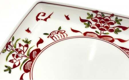 有田焼 赤絵万暦 角皿 L 22cm 24to3【西富陶磁器オリジナル】食器 器 うつわ 和食器 皿 角皿 盛皿 プレート ワンプレート カレー皿 パスタ皿 お祝い ハレの日 手描き 赤 35000円 3.5万円 A35-645