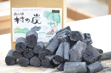 木炭 炭 (クヌギ・樫) 約3㎏ 燃料 薪 キャンプ アウトドア ストーブ BBQ バーベキュー グランピング キャンプファイヤー 京都府 南山城村 焚火 暖炉 雑貨 日用品 消臭 インテリア 防災グッズ 防災対策 地震対策