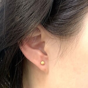 APE4944 K18YG 　4mm　FBピアス