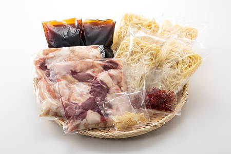 AB583.工場直販.得用もつ鍋（醤油）８～１０人前【もつ鍋・醤油味】