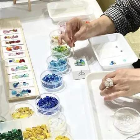 ワクワク体験・ガラスのアクセサリーづくり【1517963】