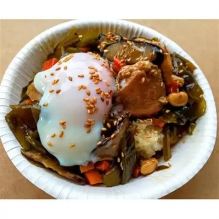ごはんが進む!鳴門産茎わかめと春にんじんの佃煮(1袋180g×3個)【配送不可地域：離島】【1535504】