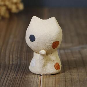 信楽焼 手作りハート持ち三毛猫 置物