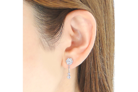 ピアス K18WG ホワイトゴールド ダイヤモンド 【0.9ct】フラワー 花 揺れるピアス 振り子 スタッドピアス 【f232-k18wg】 [株式会社オーダーメイドジュエリーメイ 山梨県 韮崎市 20743767] ピアス アクセサリー アクセ ジュエリー