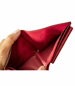 キプリス本革製コードバンｘシラサギレザー二つ折り財布　カラー：ブラックｘレッド 【kt026-014-1】