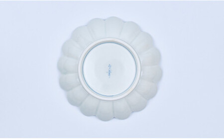 有田焼 文青 丸紋花弁紋 菊形6.5寸皿 18cm【まるぶんオリジナル】食器 器 うつわ 磁器 和食器 皿 プレート 取皿 中皿 フルーツ皿 菊皿 初期伊万里 赤絵 お正月 ハレの日 手描き 食洗機対応 30000円 3万円 A30-822