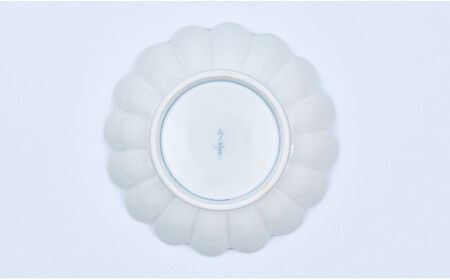 有田焼 文青 地紋 菊形6.5寸皿 18cm【まるぶんオリジナル】食器 器 うつわ 磁器 和食器 皿 プレート 取皿 中皿 フルーツ皿 菊皿 初期伊万里 赤絵 お正月 ハレの日 手描き 食洗機対応 30000円 3万円 A30-823