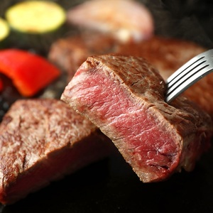 【和牛セレブ】 神戸牛 モモ ステーキ 300g （100g前後× 3枚 ）　やわらか 牛肉 肉 神戸ビーフ 神戸肉 兵庫県 伊丹市 お肉 ステーキ 