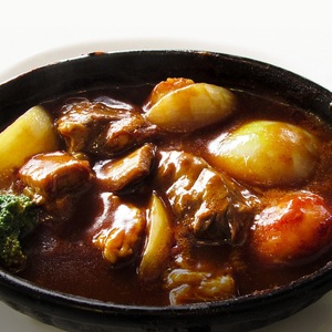 【和牛セレブ】 神戸牛 煮込み 300g 【黒折箱入り】　煮込 煮込み用 折箱 折り箱 牛肉 肉 神戸ビーフ 神戸肉 兵庫県 伊丹市 お肉 