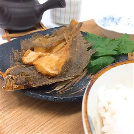 なんじゃもんじゃ訳あり未利用魚かれい　2kgセット_干物 訳あり かれい カレイ 一夜干し 魚 さかな ひもの おかず 焼魚 焼き魚 煮つけ 唐揚げ 朝食 ご飯のお供 おつまみ 魚介類 海産物 国産 自宅用 家庭用 冷凍 送料無料_【配送不可地域：離島】【1521673】