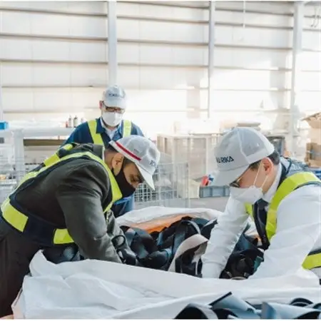 【色はお任せとなります】捨てられるはずだった自動車用シートベルトで作られた丈夫なポーチ【1549119】