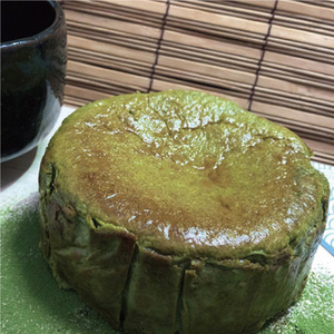 奥久慈バスクチーズケーキ 2種類食べ比べセット「プレーン」と「奥久慈茶」 大子産のお米を使用したグルテンフリーのチーズケーキ｜ 茨城県 大子町 奥久慈 袋田 お菓子 洋菓子 デザート スイーツ 米粉 チーズ ケーキ 明治 老舗 小麦不使用 奥久慈卵 （BF013）