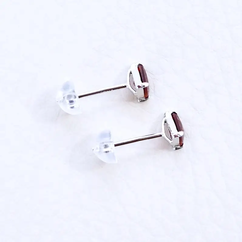 K14WG ホワイトゴールド ガーネット 三角 トリリアントカット 4mm ピアス 保証書付 KO-0045 SWAD052