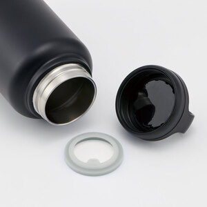 【スクリューハンドル付きマグボトル】1000ml 水筒 保温保冷「ブラック」 〈スケーター株式会社〉 チタン製 マグボトル アウトドア 直飲み 11-015