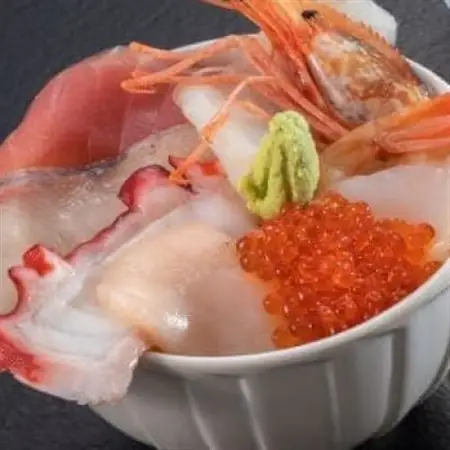 【浄土ヶ浜パークホテル】久ちゃんの手造りスモークサーモンと8種豪華海鮮丼セット_魚介・海産物  鮮魚   魚介・海産物   _【配送不可地域：離島】【1554320】