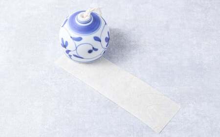 染付草文 風鈴 ふうりん 砥部焼 陶磁器 工芸 インテリア 和風 和紙 日本製【えひめの町（超）推し！（砥部町）】（509）
