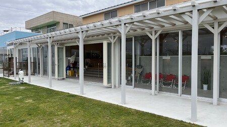 愛犬と泊まれるホテル Luana Hasunuma HOTEL&CAFE 1泊朝食付宿泊プラン（2頭･2名様）／ホテル 宿泊 カフェ  愛犬と一緒に泊まれる ペットと泊まれる宿 ドッグラン 愛犬 犬 小型犬 中型犬 自然 蓮沼海岸 千葉県 千葉県山武市 SMCD001
