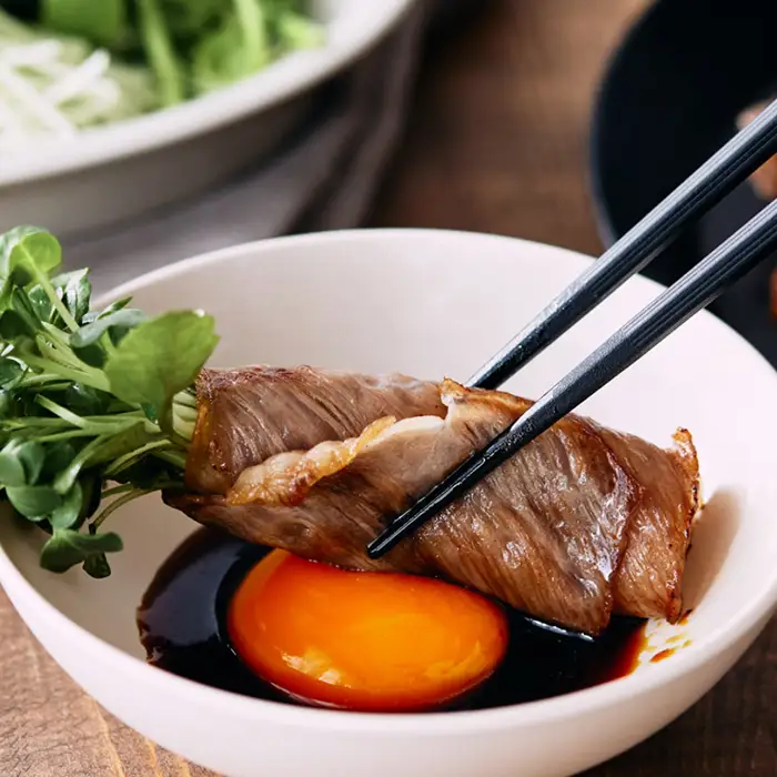 【高梨牧場】すき焼き・しゃぶしゃぶに！A５ランク『かずさ和牛（黒毛和牛）』薄切り肩ロース 300g　[0016-0019]