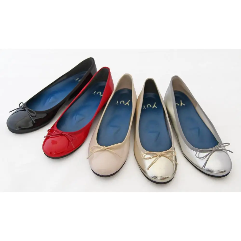 美脚に導く骨盤ケアシューズyui エナメル アイボリー【サイズ24.0cm】