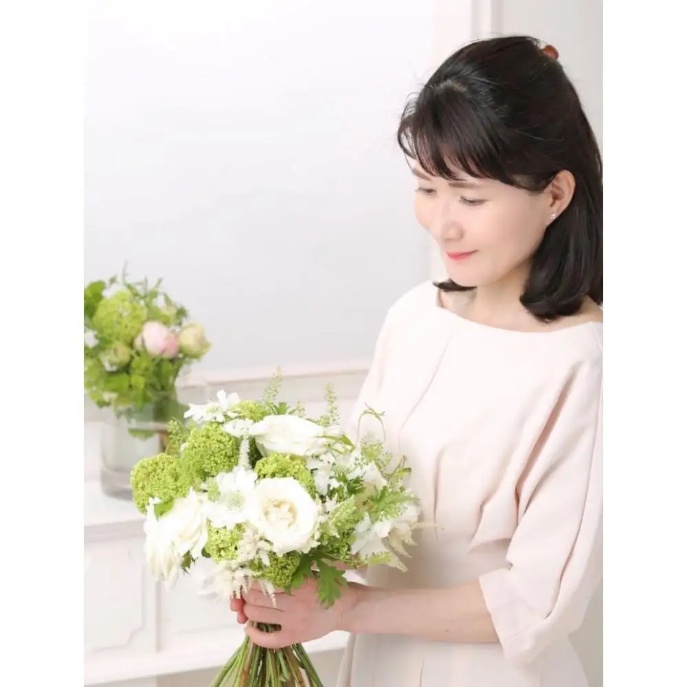 アーティフィシャルフラワーのクリスマスリース