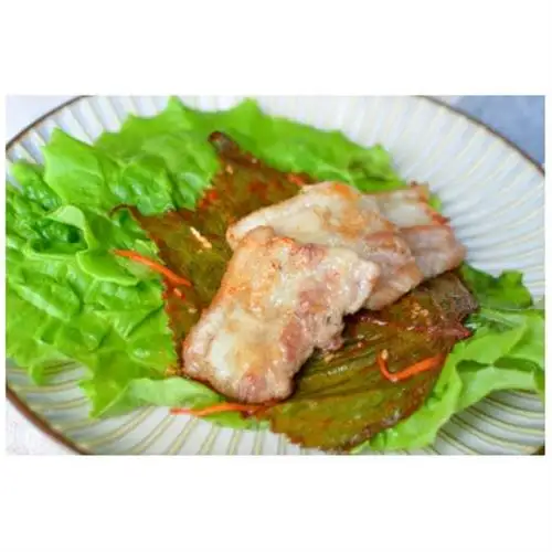 なつかしい、おばあちゃんの味!新温泉町産「えごま葉キムチ漬け」300g×2個【配送不可地域：離島】【1551856】
