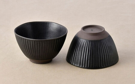 【波佐見焼】しのぎ 丼ぶり ブラック 2個セット【トーエー】[QC73]