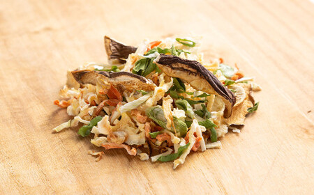 野菜いっぱい十穀らーめん。99g×8個入り｜野菜 ラーメン 麺 ノンフライめん しょうゆ 8個 備蓄 防災食 袋麺