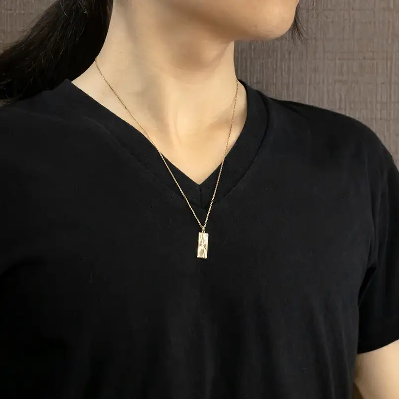 純金 ペンダントトップ 24金 プレート バーペンダント k24 カット ネックレス 24k ゴールド 240604mro400 SWAA196