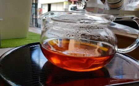 伝統の釜炒り製法の嬉野茶！「葉と日と火」 釜炒烏龍茶 2種（赤/青）飲み比べセット（ティーバッグ） / 佐賀県 / 株式会社テンフィールド [41AIAC012]