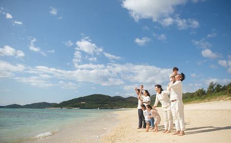 サンゴの海で家族撮影 in Kumejima 写真