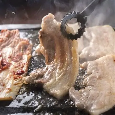 【毎月定期便】沖縄県産ブランド豚 パイナップルポーク1頭分(総重量50kg)全5回【配送不可地域：離島】【4062977】