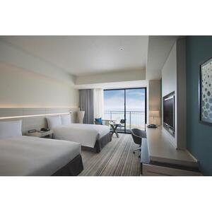 【ふるさと納税】【ヒルトン沖縄北谷リゾート】オーシャンビュールーム1泊朝食付きペア宿泊券 | 沖縄 旅行 ホテル チケット 人気 送料無料