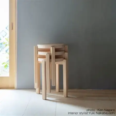ヒノキのラウンドスツール(ウレタン塗装)　TSUYAMA FURNITURE【1403734】