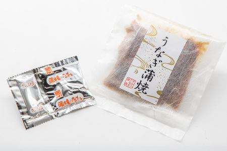 うなぎ 国産 訳あり 常温 蒲焼 定期便 レトルト 70g 1パック 3回 総計210g タレ 山椒 付き [マルニうなぎ加工 静岡県 吉田町 22424470]