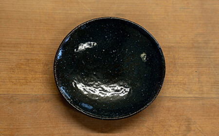 日常屋 の クジラ の 塩壷 と 塩さじ と 豆皿 （いごてつの 天日塩 1袋付き）［1497］