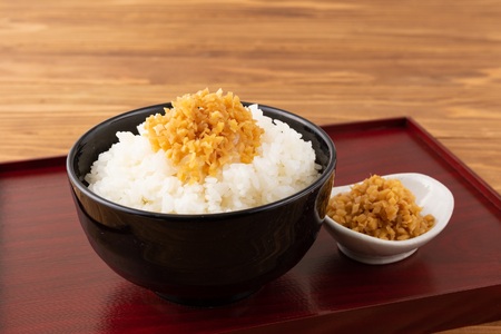 万能おかず生姜 8袋セット（130g×8P） 約1kg 宮崎県産 国産 醤油漬 食べる 刻み きざみ 生姜 ショウガ 調味 薬味 かけるだけ ご飯のお供 ふりかけ 料理 アレンジ 生姜焼き セット パック ぽかぽか 詰め合わせ