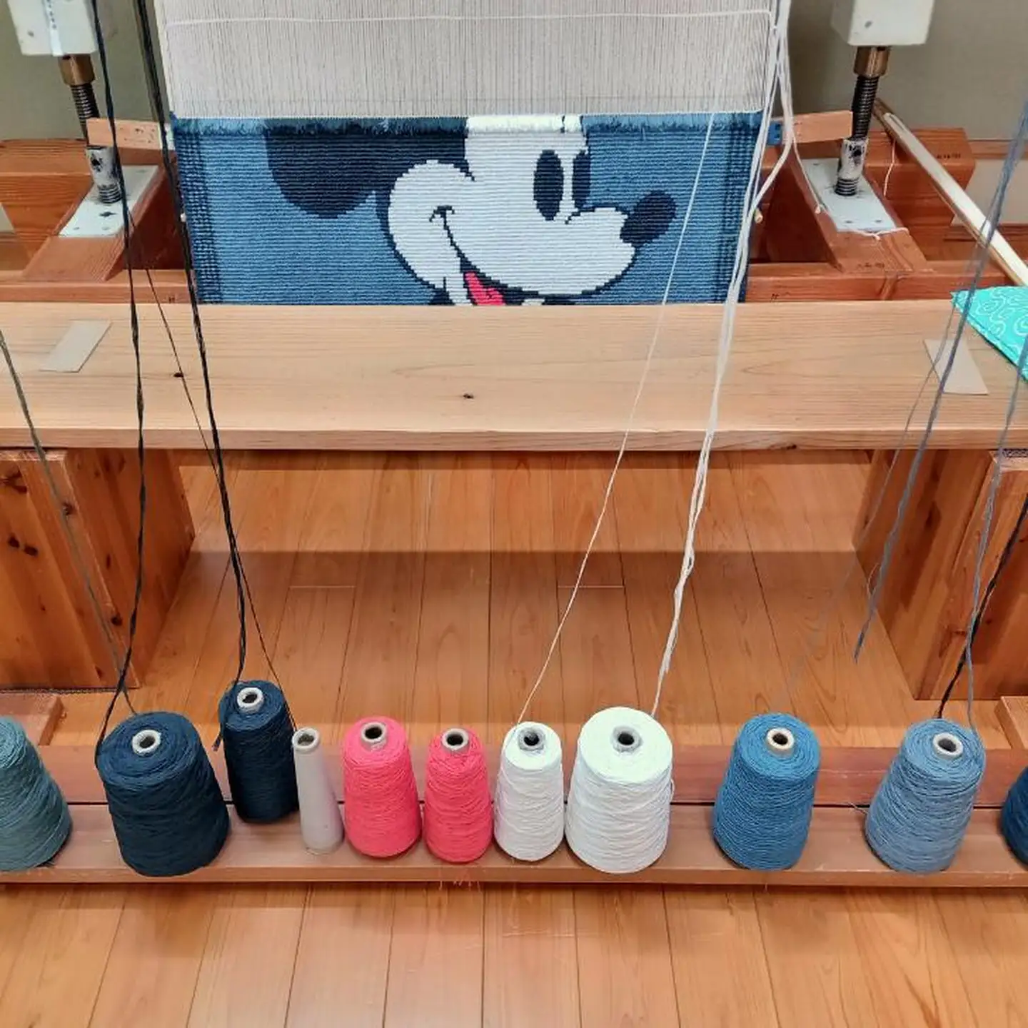 ミッキーマウスデザイン 鍋島緞通：D750-001