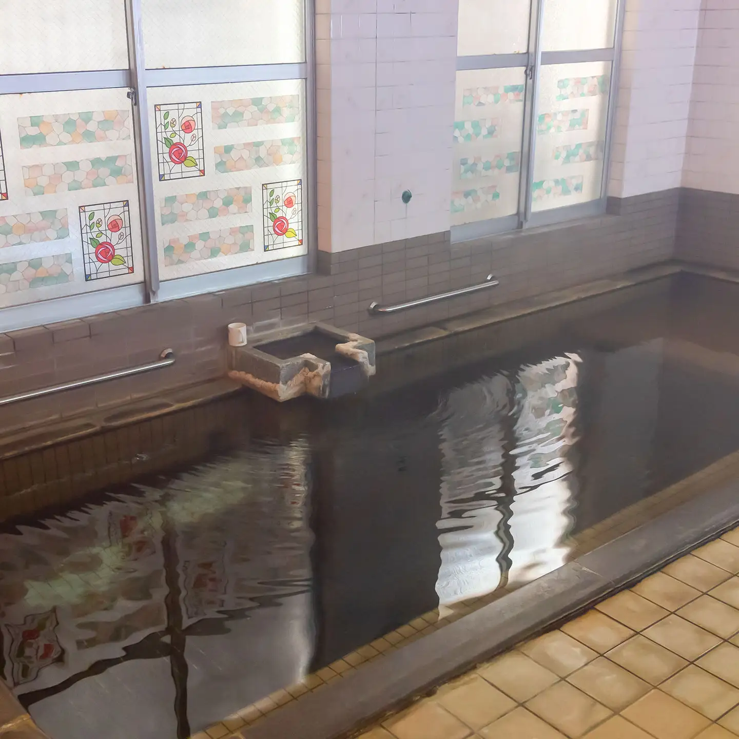 あつみ温泉　温海荘　ペア宿泊券（1泊2食付）【詣でる つかる 頂きます】（山形県鶴岡市）厳選した山海の幸・歴史浪漫×ほっとする家庭的なお宿 | 源泉かけ流し 個室食事 新鮮魚介 日本料理 地酒のお銚子一本付き  山形 庄内 東北 観光 旅行