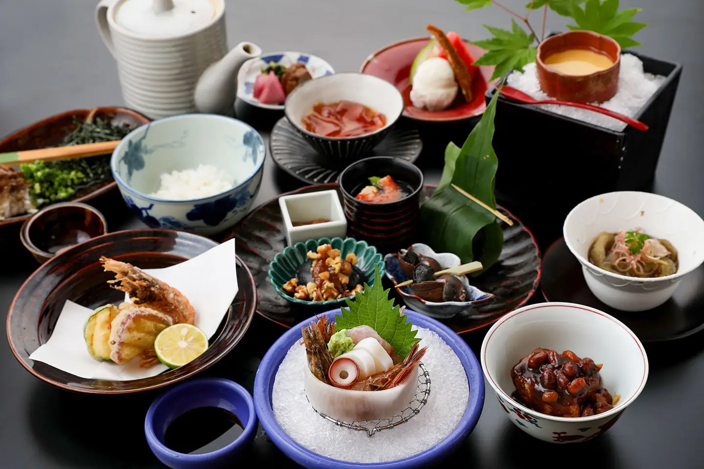 湯田川温泉　珠玉や　ペア宿泊券（1泊2食付）【詣でる つかる 頂きます】（山形県鶴岡市） 開湯1300年の歴史ロマン 予約不要の貸切風呂 新鮮な魚介と地元野菜 | 源泉かけ流し 和食 東北 庄内 日本海 記念日 誕生日プレゼント 夫婦旅行 カップル