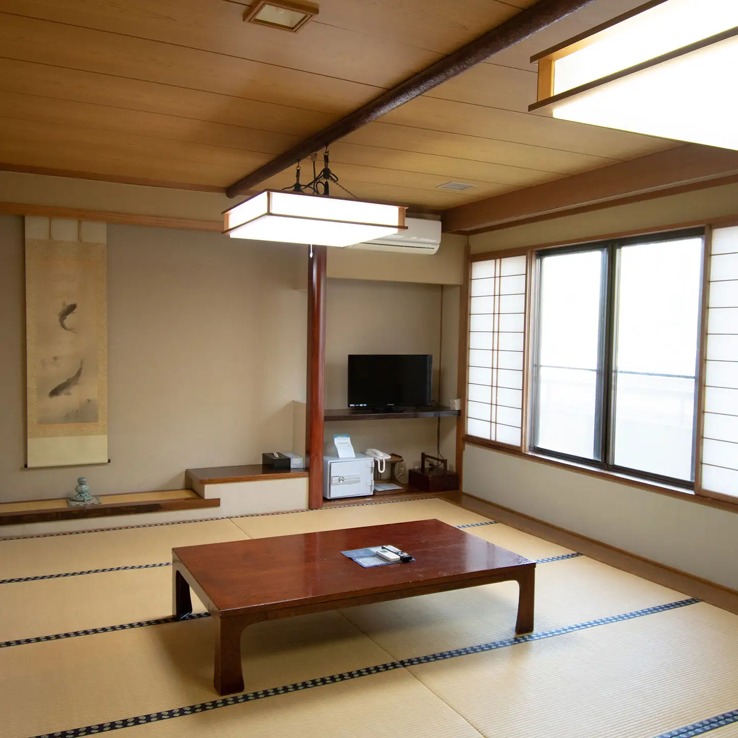 湯田川温泉　仙荘湯田川　ペア宿泊券（1泊2食付）【詣でる つかる 頂きます】（山形県鶴岡市） ペット可の客室有 源泉かけ流しの天然温泉 海の幸・山の幸の和懐石 | 山形の三元豚 和食 東北 庄内 日本海 記念日 誕生日プレゼント 夫婦旅行 カップル