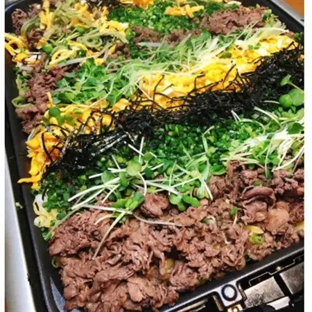 【A5等級の博多和牛を使用】ワンランク上のすき焼き切り落とし500g【配送不可地域：離島】【1267155】