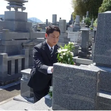 【水巻町のお墓が対象】お墓参り代行サービス(1回)仏花・写真報告書付き【1371326】