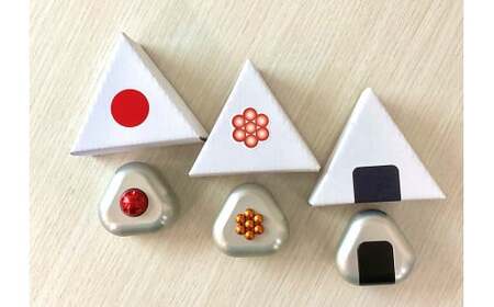 ひんやり冷たいアルミ合金製 KIHOの文鎮 （おむすび形ペーパーウエイト） 結 【ＯＭＵＳＵＢＩ】 いくら KIHO アルミ 合金 金属 おむすび おにぎり いくら ペーパーウェイト H084-044