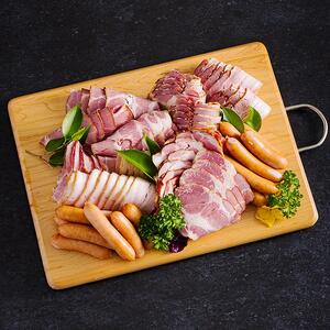 ハム・ベーコン・ソーセージ詰め合わせ1.3kg│携帯の電波も届かない環境で育った旨みたっぷりのハイポー豚