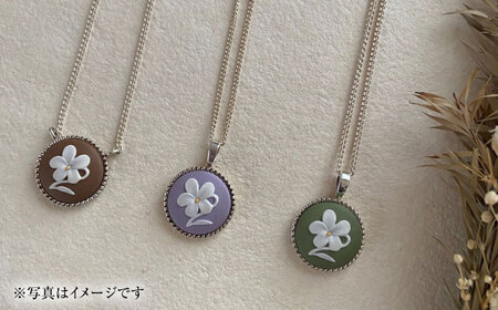 ＜ROUND＞シルバーペンダント　スミレ モスグリーン / ペンダント ネックレス アクセサリー ギフト 贈り物 / 瀬戸市 / 陶華[BBCD018]