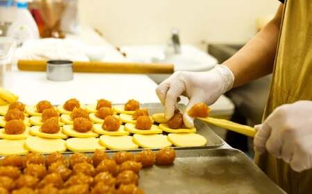 パティシェが作る創作パイナップルケーキ 45g×10個入り ギフトBOX スイーツ デザート ケーキ 