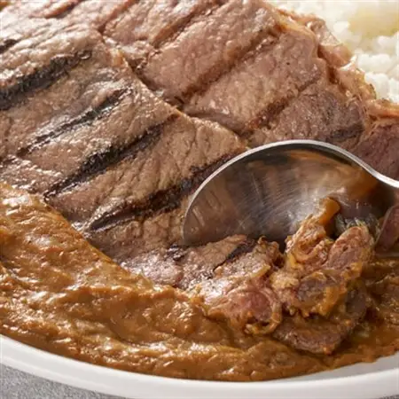 「ドーンと丸ごとステーキカレー」と「ドドーンとダブルのステーキカレー」のセット【1621322】